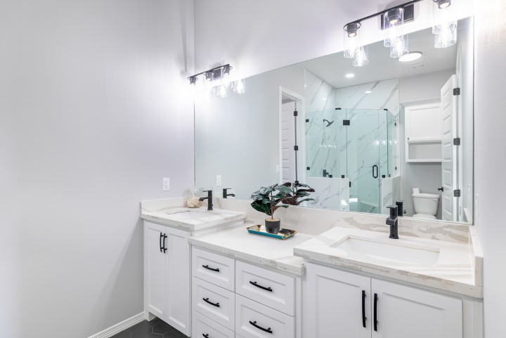 RGV custom home bathroom